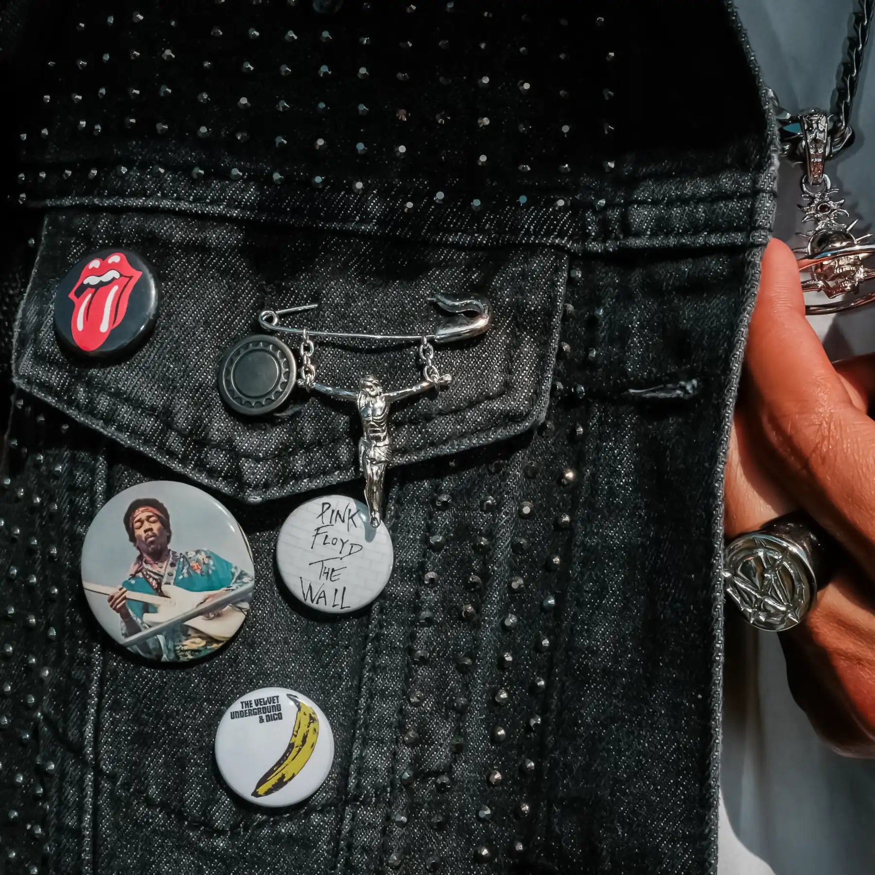 "JESUS BRINGS SAFETY" PIN - Hard Jewelry™