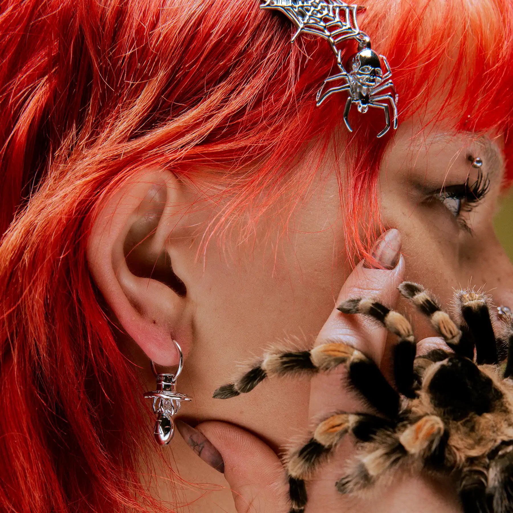 SPIDER PACIFIER EARRING - Hard Jewelry™