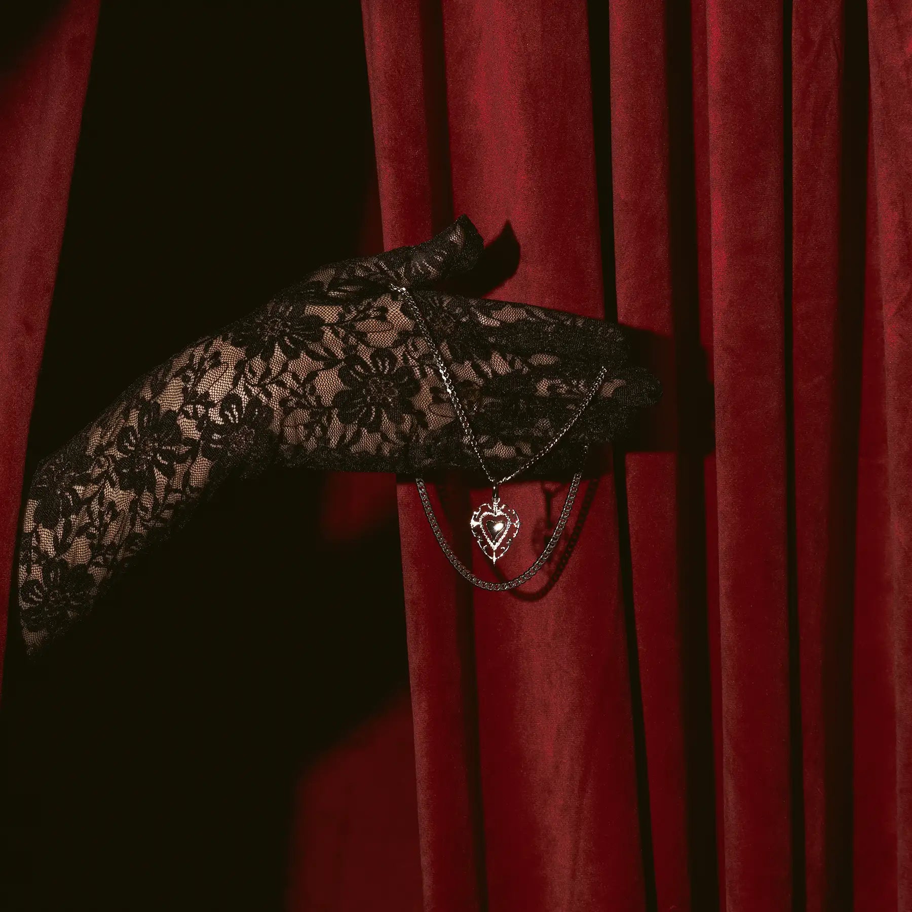 Antique Heart Pendant - Hard Jewelry™