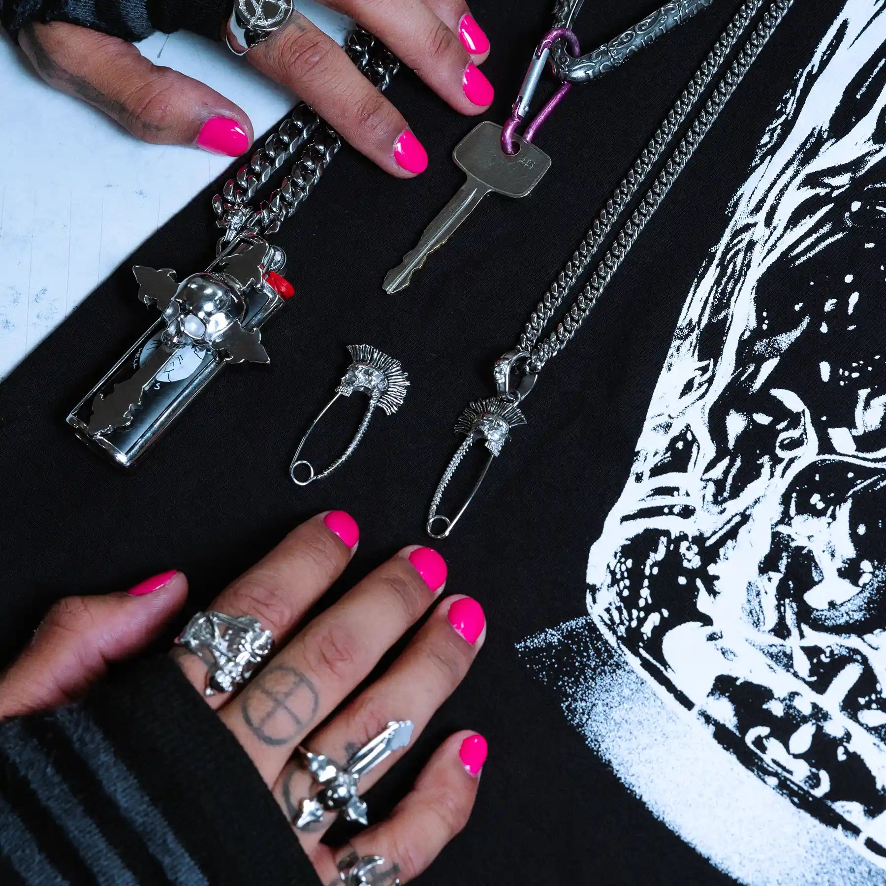 PUNK SAFETY PIN PENDANT - Hard Jewelry™