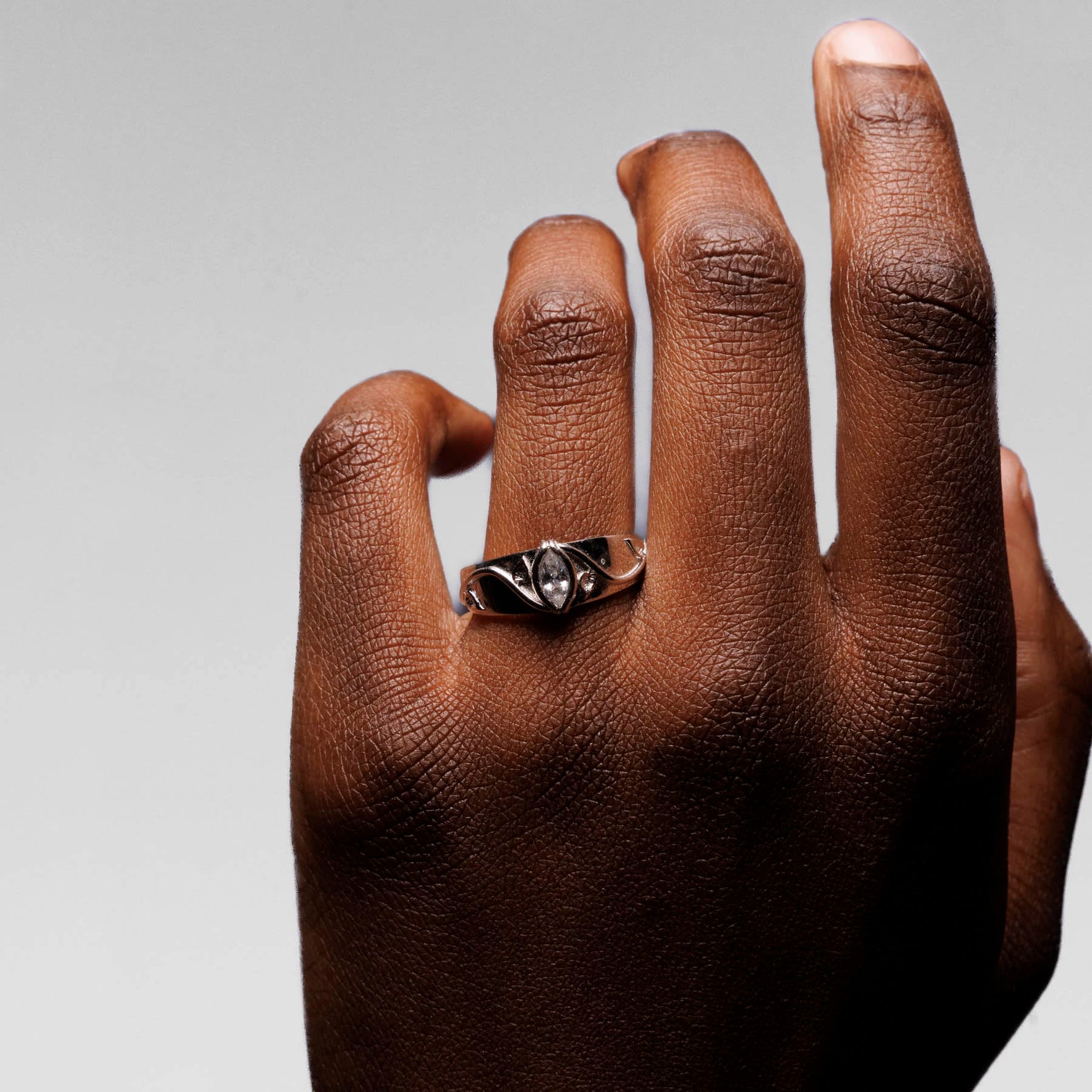 BIRTHSTONE RING (APRIL)