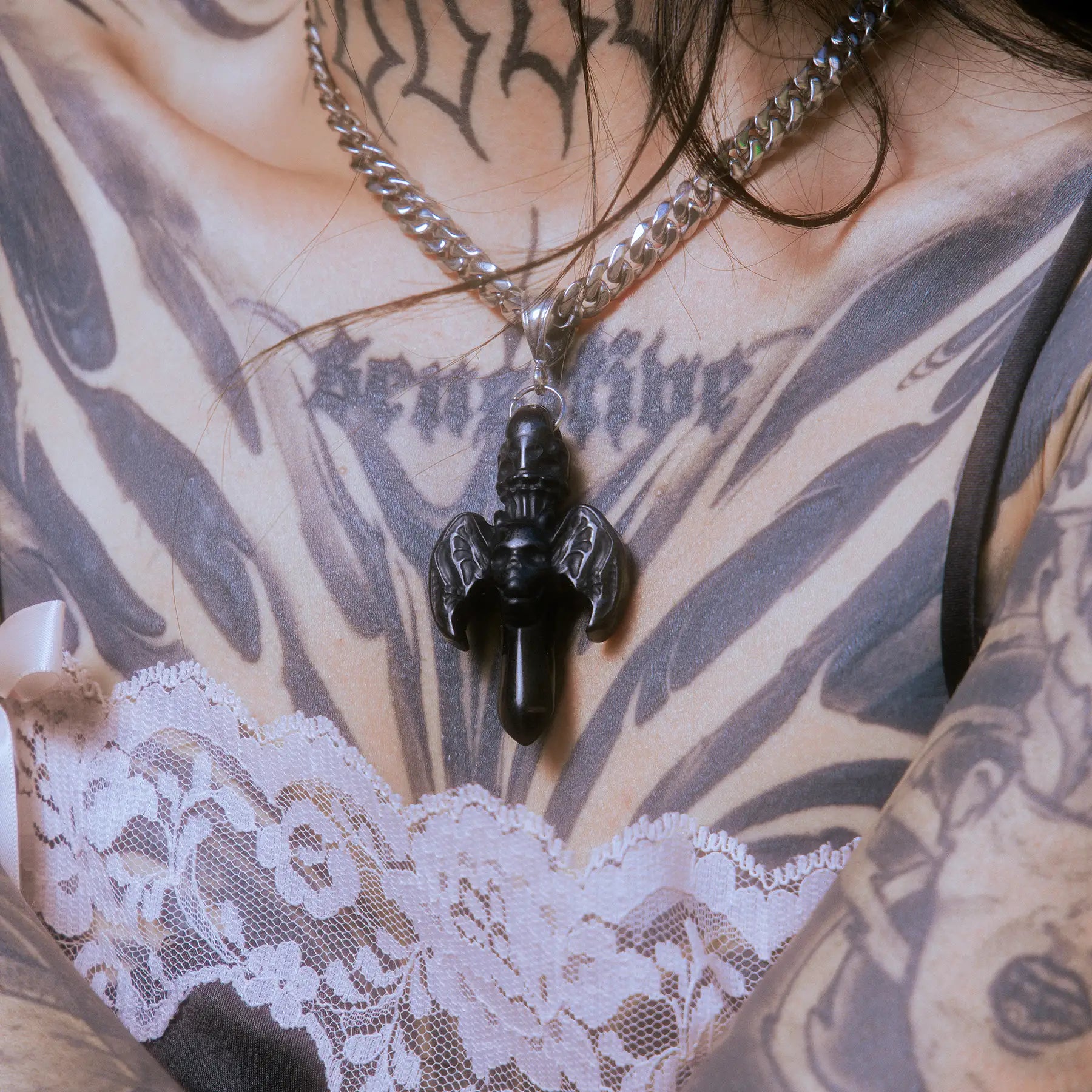 DAISY SWORD CRYSTAL PENDANT - Hard Jewelry™