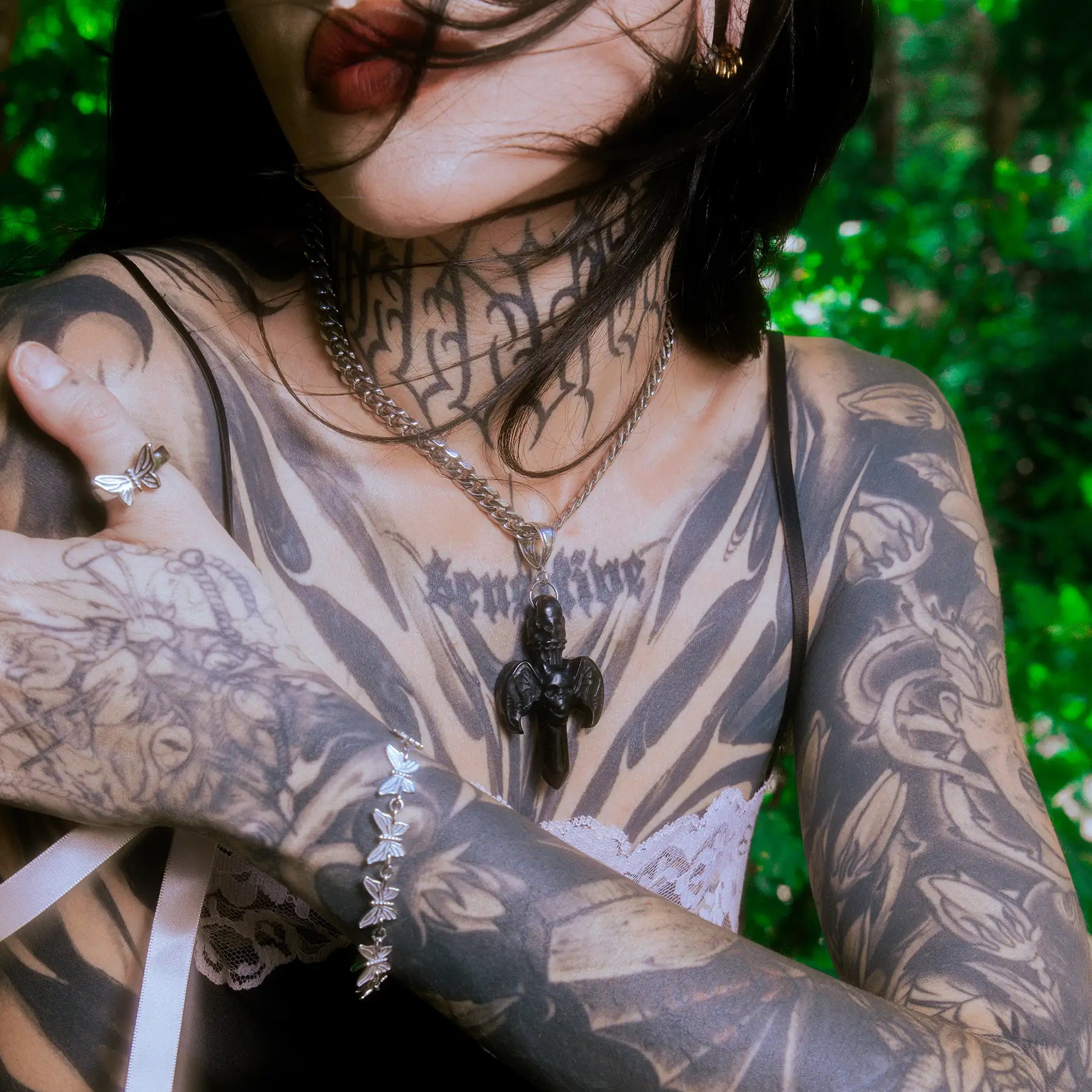 DAISY SWORD CRYSTAL PENDANT - Hard Jewelry™