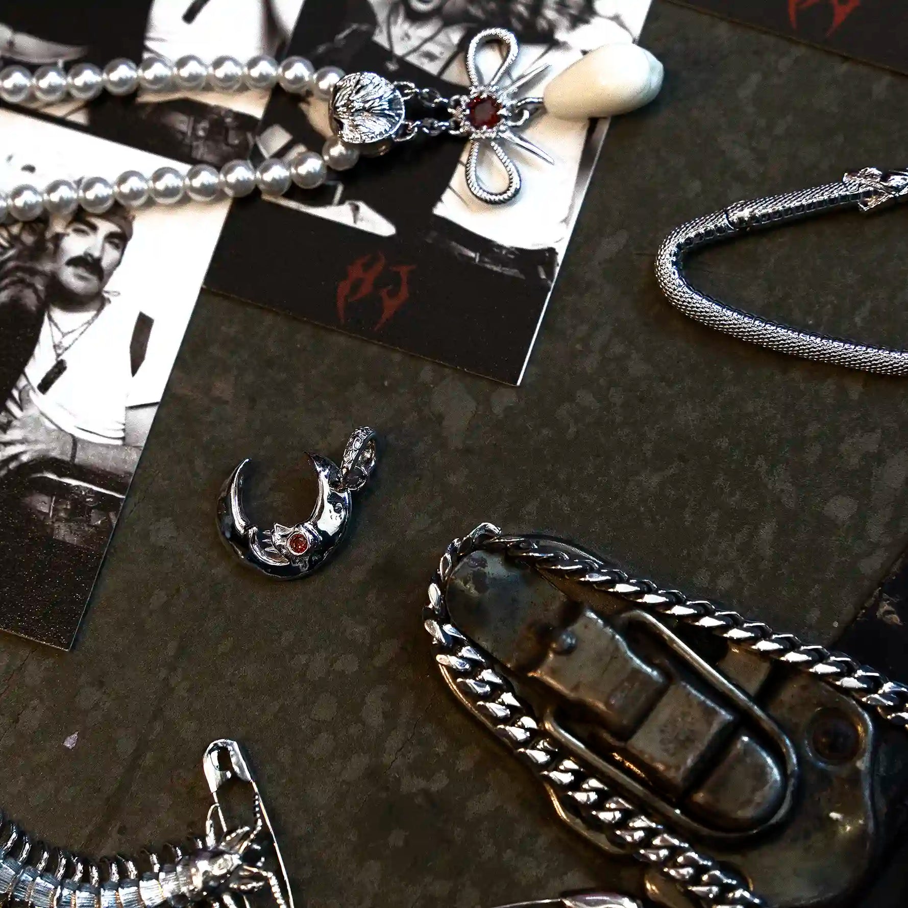 LUNA THE LUNATIC LUNAR PENDANT - Hard Jewelry™