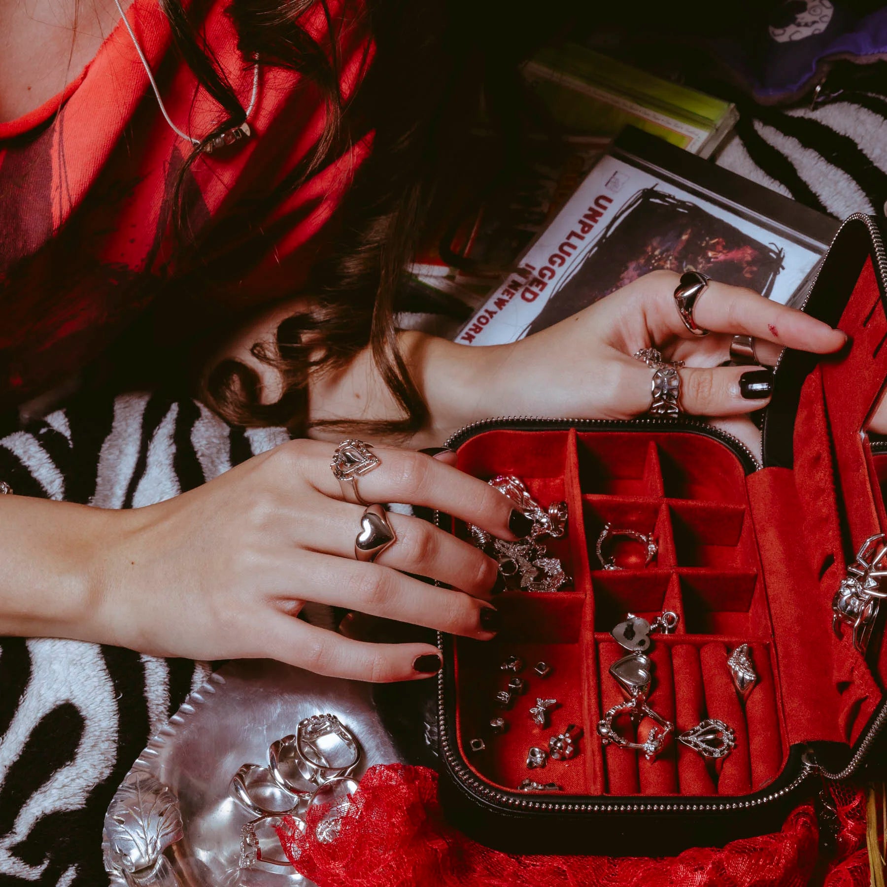 DYT TRAVEL JEWELRY CASE - Hard Jewelry™