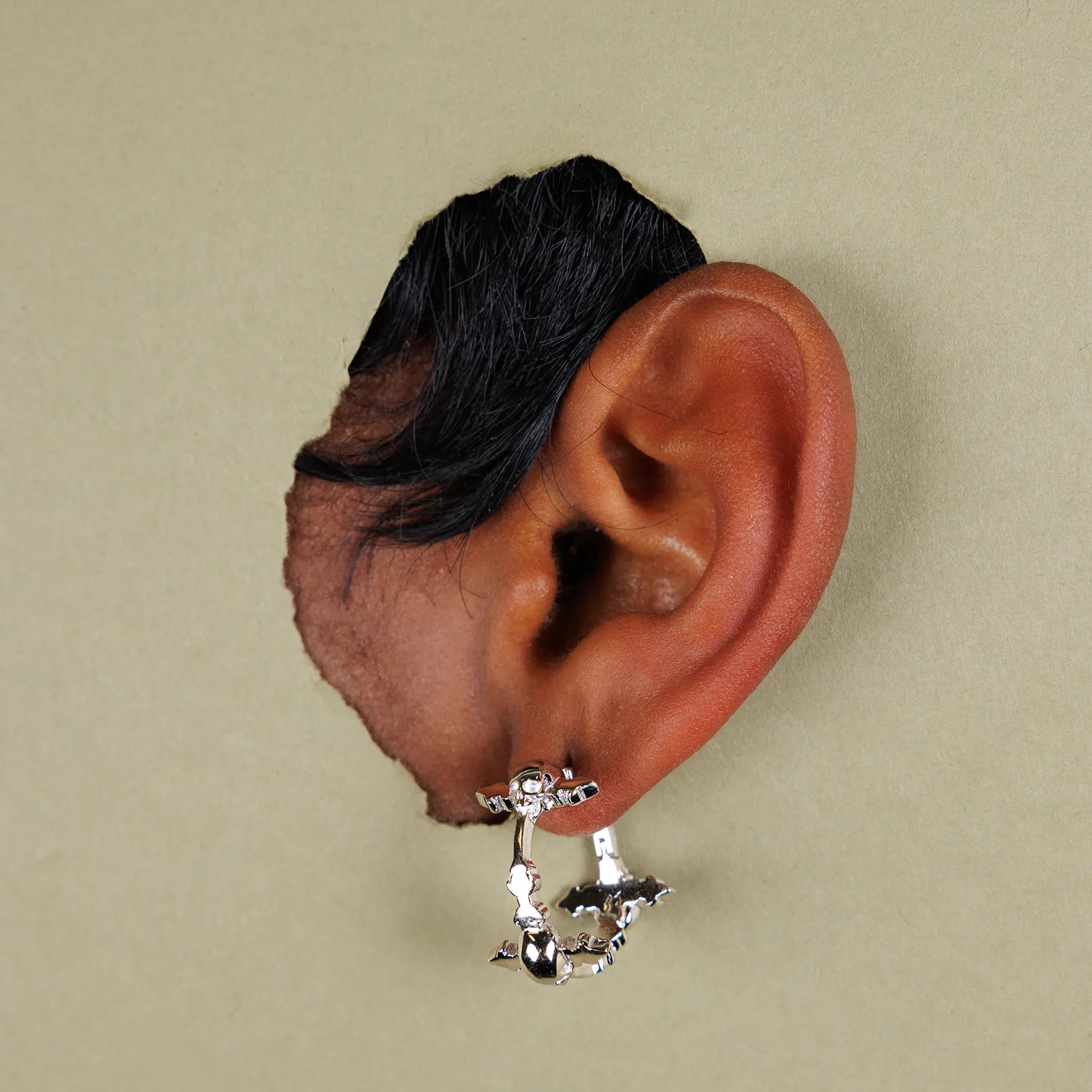 TRIPLE DYT HOOP EARRING