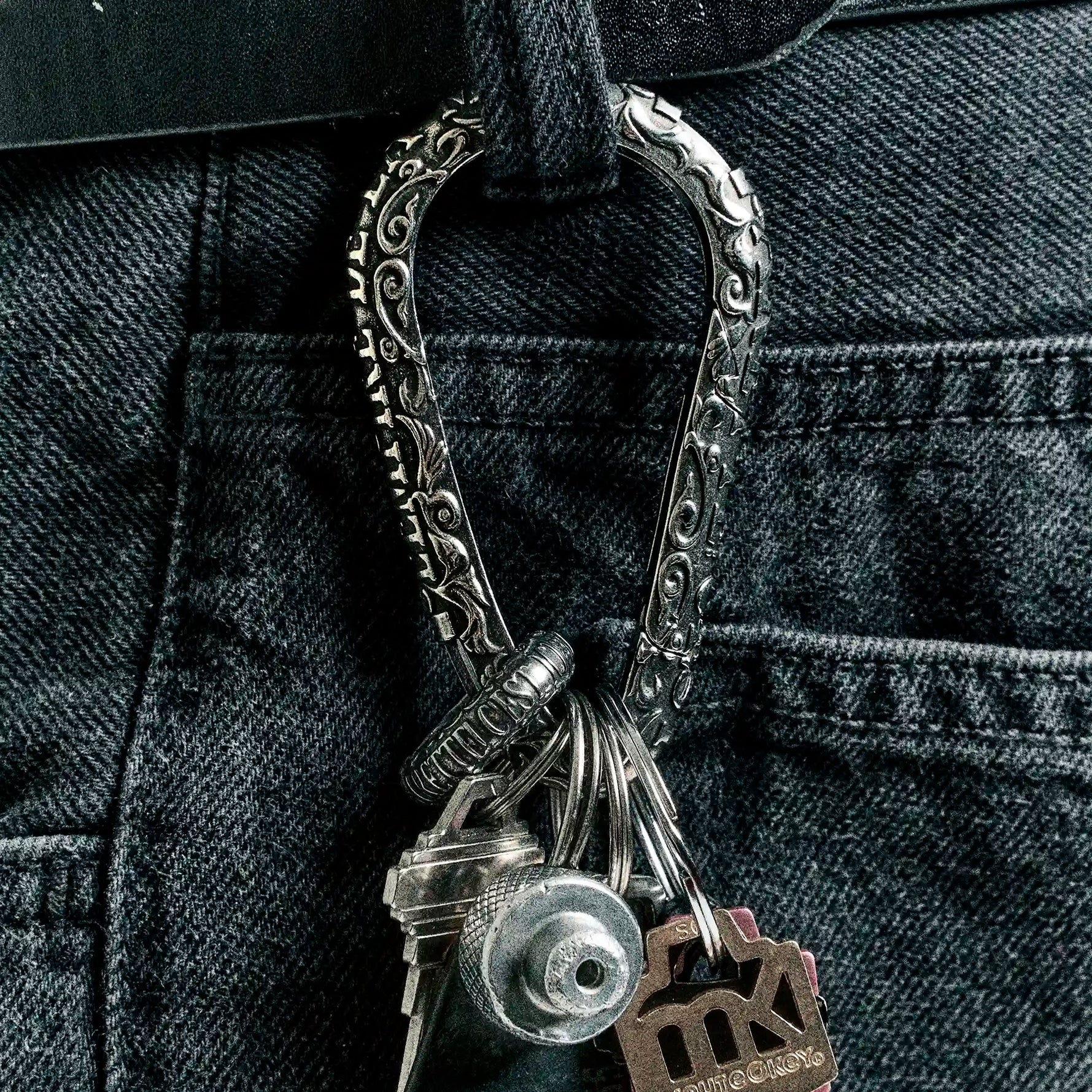 CATACOMBS CARABINER - Hard Jewelry™